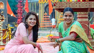 Sriti Jha works on her Marathi dialect with the help of her on-screen mother Hemangi Kavi for Kaise Mujhe Tum  thumbnail