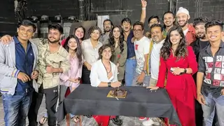 Mohsin Khan, Eisha Singh & Pratik Sehajpal conclude the shoot of their upcoming web show 'Jab Mila Tu'  Thumbnail