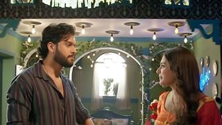 Imlie: Imlie and Agastya plan for a dinner date, a mysterious caterer looks on 