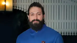 Yash's note to his fans after the electrocution incident: "This is not how you show fandom, parents wait..." Thumbnail