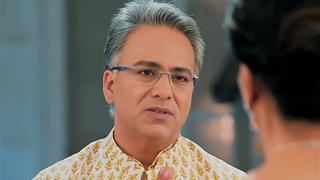 Yeh Rishta Kya Kehlata Hai: Manish argues that the Poddar family loses their claim on Ruhi in Rohit's absence Thumbnail