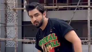 From scripts to sixes: Bhagya Lakshmi’s Rohit Suchanti shows off his cricket skills on the sets of the show Thumbnail