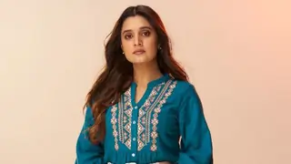 Ayushi Khurana comments on the upcoming track of her show 'Aangan Aapno Ka'  thumbnail