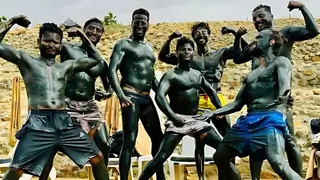 Akshay Kumar wraps up 'Bade Miyan Chote Miyan' Jordan schedule with a mud-filled celebration Thumbnail