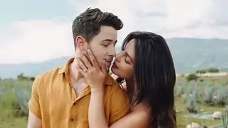 Priyanka Chopra and Nick Jonas enjoy a date evening amid LA monsoons - Check Out! Thumbnail