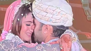 Surbhi Chandna and Karan Sharma tie the knot in Jaipur thumbnail