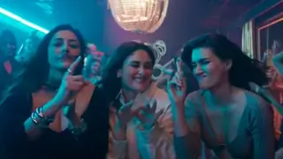 Tabu, Kareena & Kriti are uninhibited & having a ball in 'Crew's latest song, 'Ghagra' Thumbnail