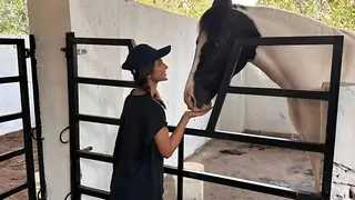 Jennifer Winget recounts an interesting horse-riding incident during the shooting of Raisinghani vs Raisinghan Thumbnail