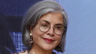 Zeenat Aman's advice: Live together before tying the knot Thumbnail