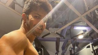 Varun Dhawan gives a peek at his workout routing with 'the Rock' with a twist; Don't miss his gym song- PICS Thumbnail