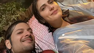 'Metro In Dino': Ali Fazal- Fatima Sana Shaikh's BTS picture with director Anurag Basu make rounds on the net Thumbnail
