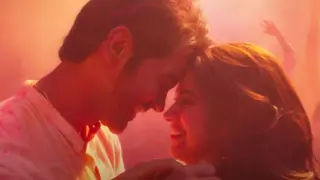 Rajkummar Rao- Janhvi Kapoor's chemistry is palpable in every frame of 'Dekha Tenu' from 'Mr. & Mrs. Mahi' Thumbnail
