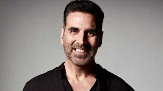 Akshay Kumar raves about Twinkle Khanna on 'Dhawan Karenge': "Main to anpadh aadmi hu, wo padhi-likhi hai"