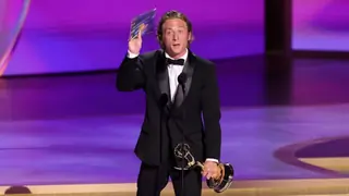 "The Bear" Roars at 76th Emmys: Jeremy Allen White Wins Lead Actor Award Thumbnail