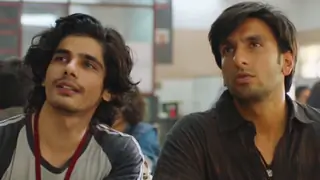 When Ranveer Singh walked up to Nakul Roshan Sahdev on the sets of 'Gully Boy' & calmed him on feeling nervous