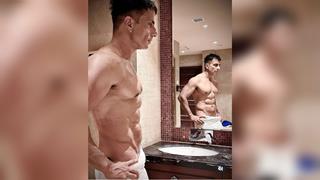 Sonu Sood drops a picture with his chiseled body ahead  the release of Fateh Thumbnail