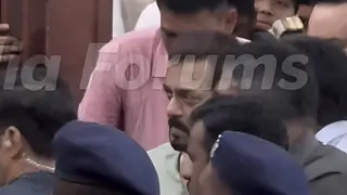 Salman Khan commended by fans for visiting Baba Siddique’s home despite the high risks