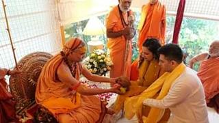 Parineeti Chopra and Raghav Chadha Feel ‘Blessed’ by Swami Avimukteshwaranand’s Visit thumbnail