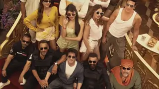 Housefull 5: Akshay Kumar, Abhishek Bachchan and the whole gang pose together; Don’t miss the exciting pic Thumbnail