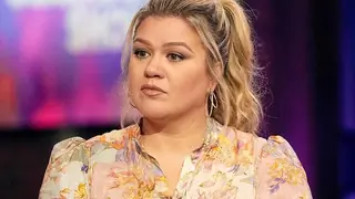 Kelly Clarkson makes a deadly confession on nudity! Check out the story now Thumbnail
