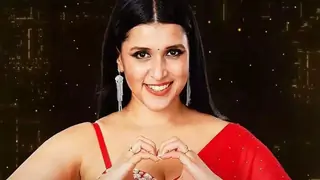 Mannara Chopra to be announced as confirmed contestant of Laughter Chefs on BB 18 Weekend Ka Vaar  Thumbnail