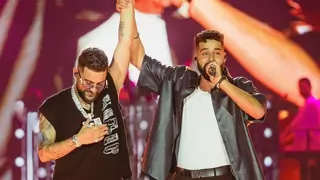 AP Dhillon makes 'Mahol pura wavy' as he joins Karan Aujla on stage post Diljit’s controversy; see PIC Thumbnail