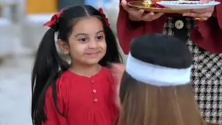 Ghum Hai Kisikey Pyaar Meiin: Sai's demand brings Rajat and Savi closer as he feeds her cake Thumbnail