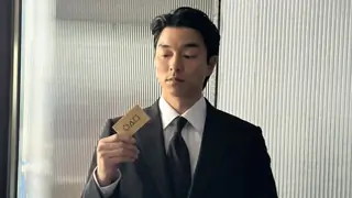 Squid Game 2 star Gong Yoo's sweet interaction with fans go viral - WATCH Thumbnail