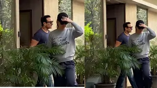 Saif Ali Khan Steps Out With Kareena Kapoor Amid Heavy Security After Knife Attack Thumbnail