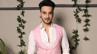 ‘Feels like homecoming': Angad Hasija on his entry in Suman Indori  thumbnail