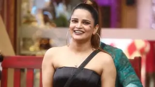 Archana Gautam reveals PATCHING up with boyfriend after recent break up Thumbnail