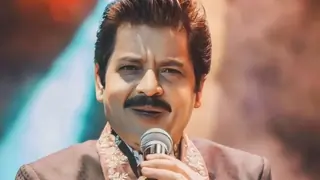 Amid multiple controversies, Udit Narayan takes a dip in Triveni sangam at Mahakumbh; WATCH Thumbnail