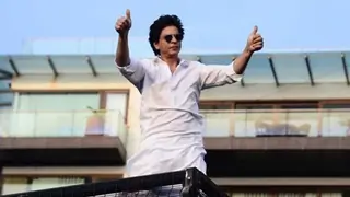 Shah Rukh Khan along with his family to move out from 'Mannat' and relocate to a rented place - HERE's WHY Thumbnail