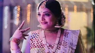 Mangal Laxmi actor Urvashi Upadhyay remembers the moment of Hamari Devrani  Thumbnail