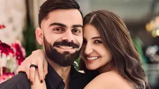 Anushka Sharma-Virat Kohli exude major couple goals in a NEW video from Dubai post India’s win; WATCH Thumbnail