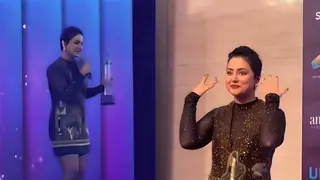 Hina Khan Flaunts Real Hair Post-Cancer At OTT Awards 2025, Wins Promising Actor Award