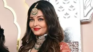 Aishwarya Rai Bachchan Safe: Actress Was NOT in Car During Viral Bus Collision Incident