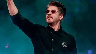 Shah Rukh Khan turns out to be the world's 4th richest actor, Surpasses THESE Personalities