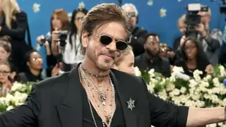 SRK Gives His Own Introduction At MET GALA 2025 As Media Doesn’t Recognise Him; Fans Lash Out