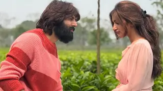 Kartik Aaryan and Sreeleela tease Diwali 2025 release with on-set selfie; SEE PIC