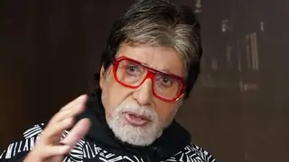 Amitabh Bachchan slams trolls saying 'buddha sathya gaya hai', 'bandh karo bhai' with savage replies