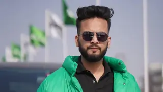 Elvish Yadav criticized after rudely turning away a young fan asking for a selfie