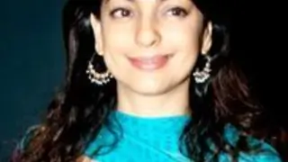 Juhi Chawla stunned with Rajev's writing stint Thumbnail