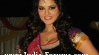 Sunny Leone wants to master Hindi! (Movie Snippets) Thumbnail