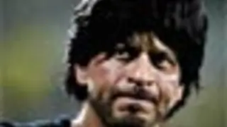 Drunk Shah Rukh misbehaves, faces ban from Wankhede Thumbnail