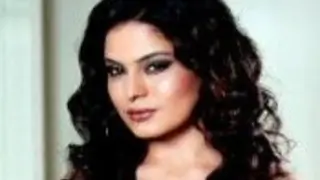 Veena gets curvy, says size zero doesn't exist in South Thumbnail