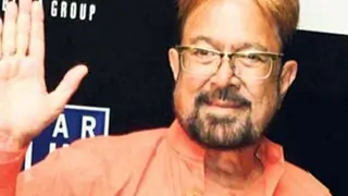 Rajesh Khanna gets discharged Thumbnail