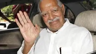 Fans bid tearful goodbye to Dara Singh Thumbnail