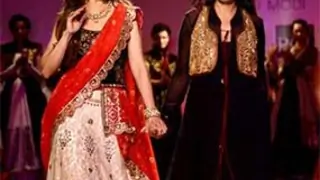 Madhuri Dixit turns 'devi' for Anju Modi thumbnail