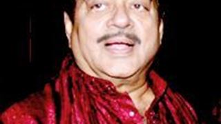 Shatrughan Sinha discharged from hospital thumbnail